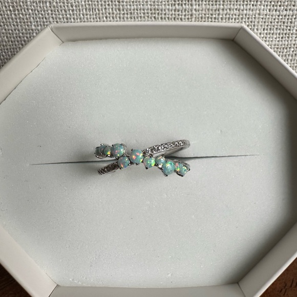 Ring bomb party sterling club lab grown green fire opal Size 9 - Picture 6 of 6